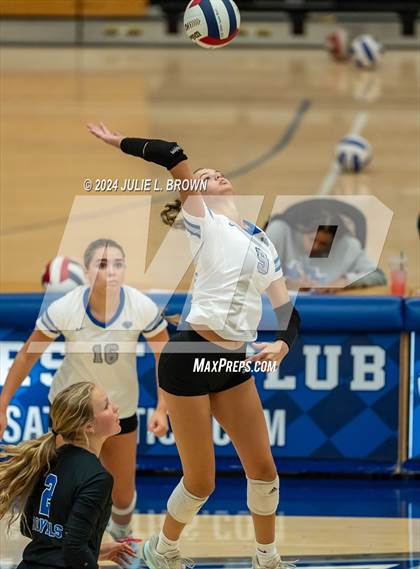 Thumbnail 2 in Hamilton Southeastern vs McCutcheon (HSE Round Robin Tourney) photogallery.