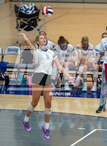Thumbnail 3 in Hamilton Southeastern vs McCutcheon (HSE Round Robin Tourney) photogallery.