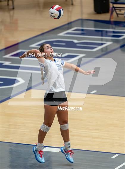 Thumbnail 3 in Hamilton Southeastern vs McCutcheon (HSE Round Robin Tourney) photogallery.