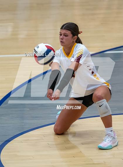Thumbnail 2 in Hamilton Southeastern vs McCutcheon (HSE Round Robin Tourney) photogallery.