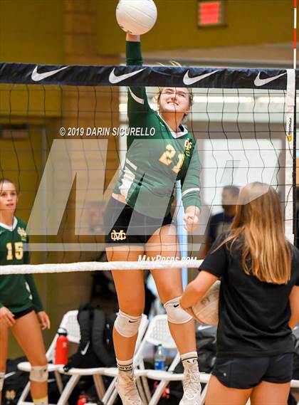 Thumbnail 2 in Fort Myers vs. Mira Costa (NIKE Tournament of Champions) photogallery.