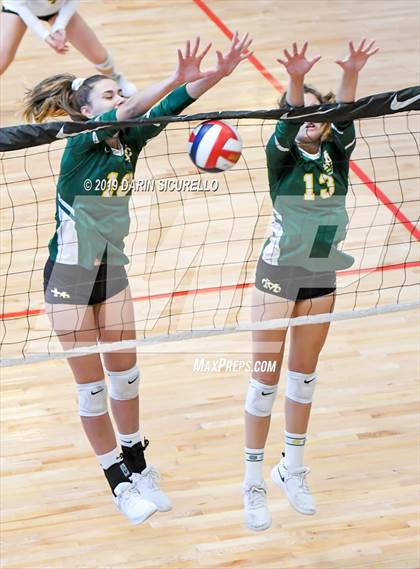 Thumbnail 1 in Fort Myers vs. Mira Costa (NIKE Tournament of Champions) photogallery.