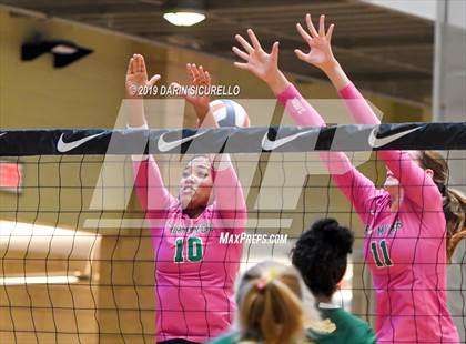 Thumbnail 3 in Fort Myers vs. Mira Costa (NIKE Tournament of Champions) photogallery.
