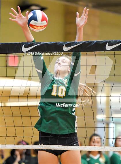Thumbnail 3 in Fort Myers vs. Mira Costa (NIKE Tournament of Champions) photogallery.