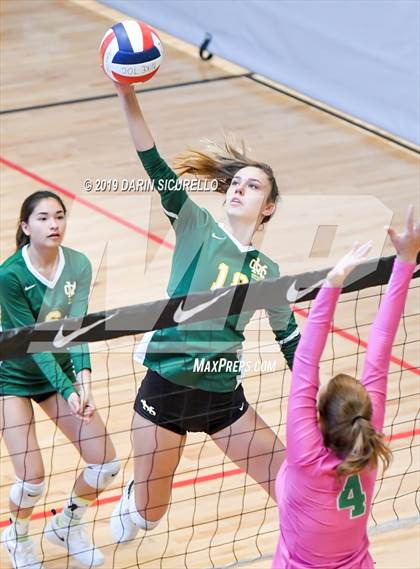 Thumbnail 1 in Fort Myers vs. Mira Costa (NIKE Tournament of Champions) photogallery.