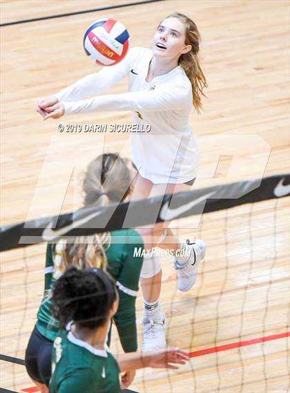 Thumbnail 3 in Fort Myers vs. Mira Costa (NIKE Tournament of Champions) photogallery.