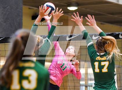 Thumbnail 2 in Fort Myers vs. Mira Costa (NIKE Tournament of Champions) photogallery.