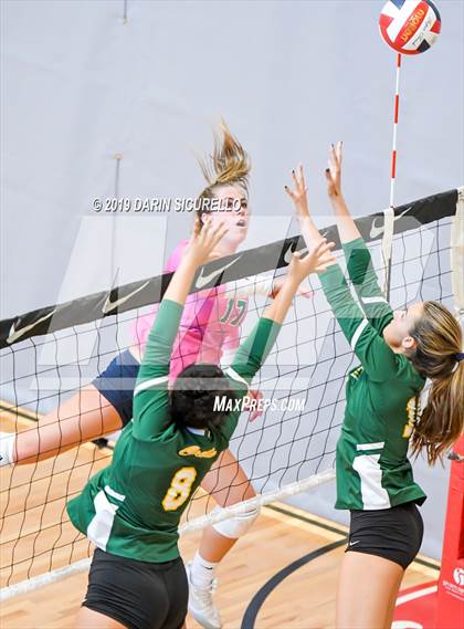 Thumbnail 2 in Fort Myers vs. Mira Costa (NIKE Tournament of Champions) photogallery.