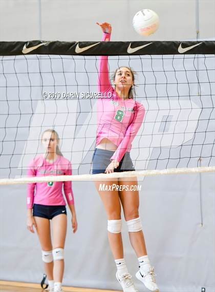 Thumbnail 1 in Fort Myers vs. Mira Costa (NIKE Tournament of Champions) photogallery.