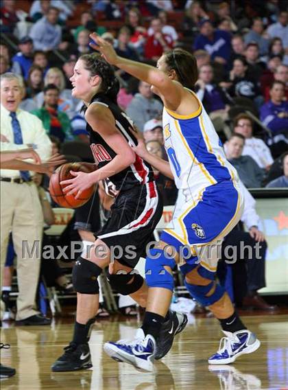 Thumbnail 1 in Brock vs. Winnsboro (UIL 2A Final) photogallery.