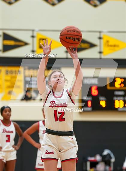 Thumbnail 2 in Terre Haute North Vigo vs. Terre Haute South Vigo (IHSAA 4A Sectional 12 Semifinal) photogallery.
