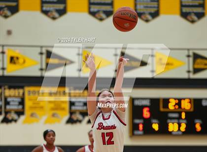 Thumbnail 3 in Terre Haute North Vigo vs. Terre Haute South Vigo (IHSAA 4A Sectional 12 Semifinal) photogallery.