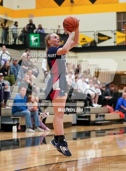 Thumbnail 2 in Terre Haute North Vigo vs. Terre Haute South Vigo (IHSAA 4A Sectional 12 Semifinal) photogallery.