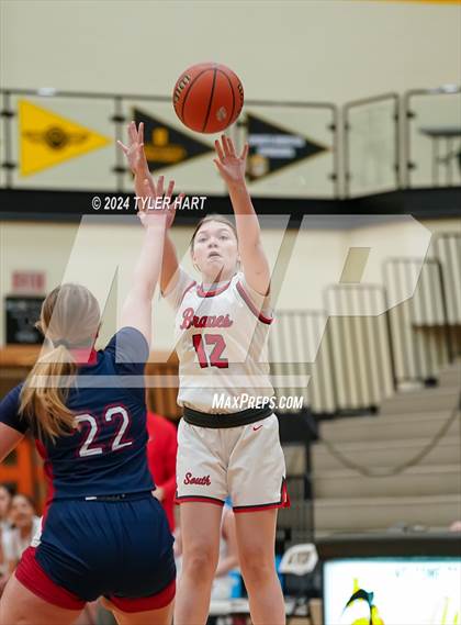 Thumbnail 3 in Terre Haute North Vigo vs. Terre Haute South Vigo (IHSAA 4A Sectional 12 Semifinal) photogallery.