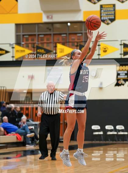 Thumbnail 1 in Terre Haute North Vigo vs. Terre Haute South Vigo (IHSAA 4A Sectional 12 Semifinal) photogallery.