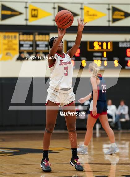 Thumbnail 2 in Terre Haute North Vigo vs. Terre Haute South Vigo (IHSAA 4A Sectional 12 Semifinal) photogallery.