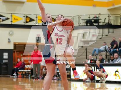 Thumbnail 1 in Terre Haute North Vigo vs. Terre Haute South Vigo (IHSAA 4A Sectional 12 Semifinal) photogallery.