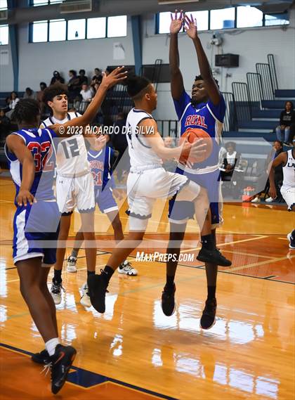 Thumbnail 1 in Lamar Consolidated vs Royal photogallery.