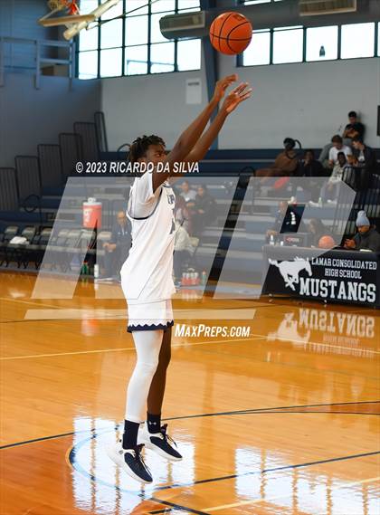 Thumbnail 2 in Lamar Consolidated vs Royal photogallery.