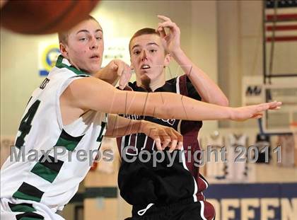Thumbnail 2 in Thousand Oaks vs. Torrance (MaxPreps Holiday Classic) photogallery.