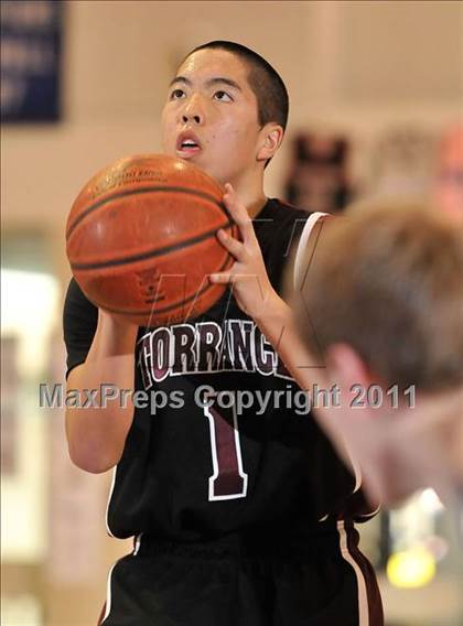 Thumbnail 3 in Thousand Oaks vs. Torrance (MaxPreps Holiday Classic) photogallery.