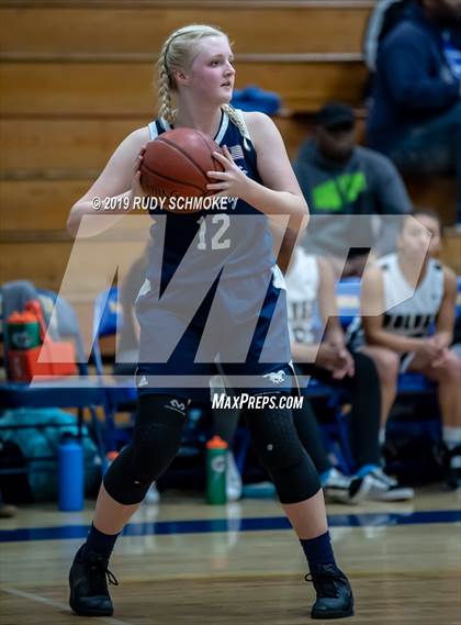 Thumbnail 2 in Mission Vista vs. San Dieguito Academy (CIF SDS D3 Championship) photogallery.