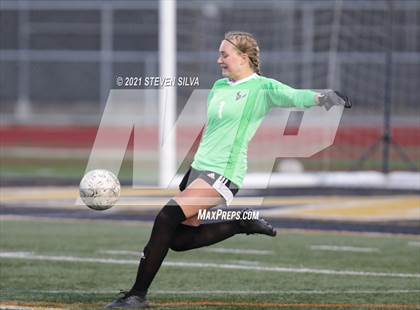 Thumbnail 3 in La Costa Canyon vs. Torrey Pines (CIF SDS Open Division Final) photogallery.