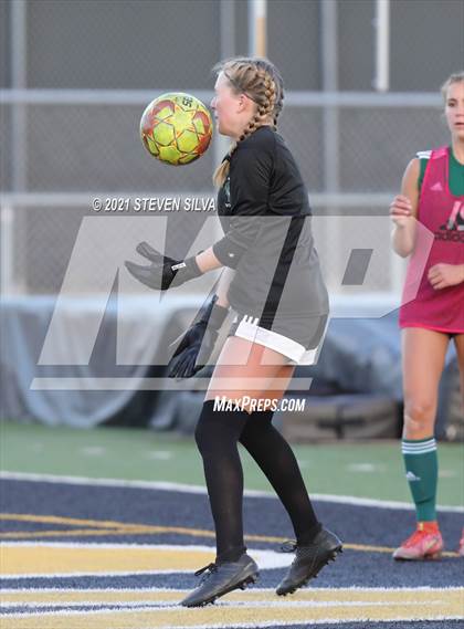 Thumbnail 1 in La Costa Canyon vs. Torrey Pines (CIF SDS Open Division Final) photogallery.