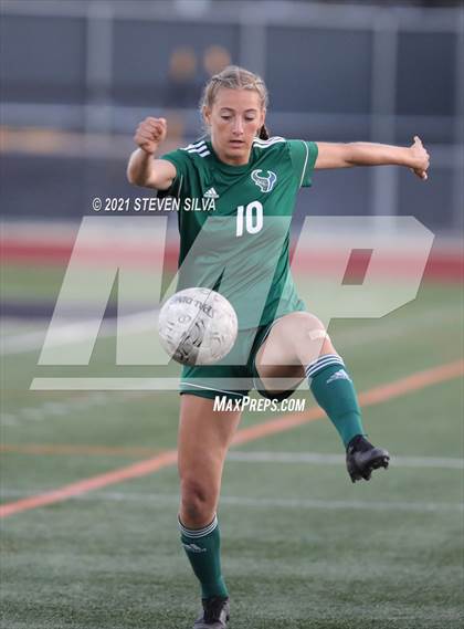 Thumbnail 3 in La Costa Canyon vs. Torrey Pines (CIF SDS Open Division Final) photogallery.