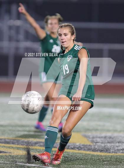 Thumbnail 2 in La Costa Canyon vs. Torrey Pines (CIF SDS Open Division Final) photogallery.