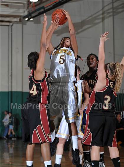 Thumbnail 1 in Clovis West vs. Santa Monica (Ladycat Classic) photogallery.