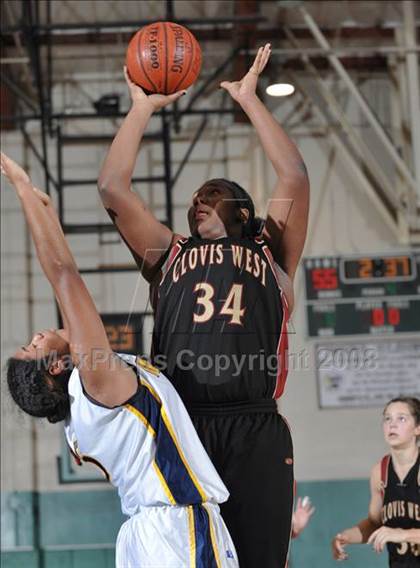 Thumbnail 2 in Clovis West vs. Santa Monica (Ladycat Classic) photogallery.