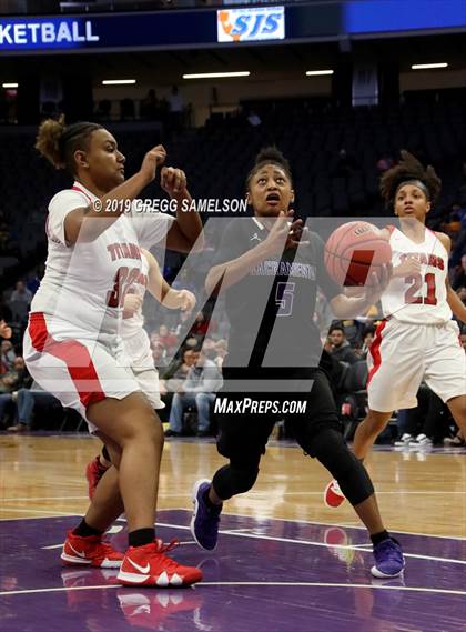 Thumbnail 2 in Antelope vs Sacramento (CIF SJS D2 Final) photogallery.