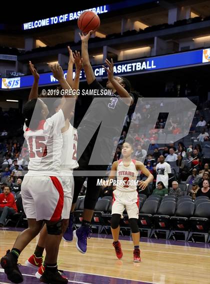 Thumbnail 3 in Antelope vs Sacramento (CIF SJS D2 Final) photogallery.