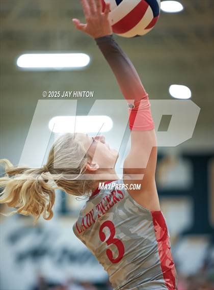 Thumbnail 1 in Glen Rose @ Boyd photogallery.