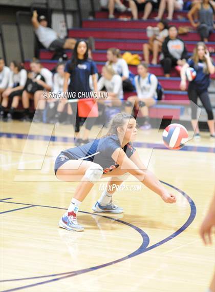 Thumbnail 1 in Tesoro vs. Mission Viejo (OC Varsity Classic) photogallery.