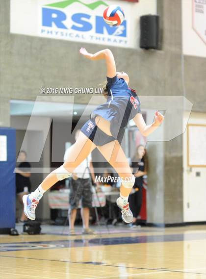 Thumbnail 1 in Tesoro vs. Mission Viejo (OC Varsity Classic) photogallery.