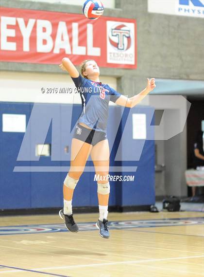 Thumbnail 2 in Tesoro vs. Mission Viejo (OC Varsity Classic) photogallery.