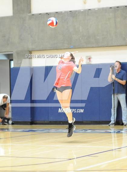 Thumbnail 3 in Tesoro vs. Mission Viejo (OC Varsity Classic) photogallery.