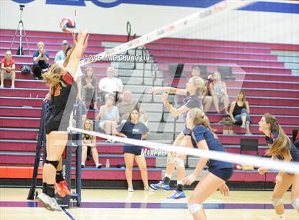 Thumbnail 2 in Tesoro vs. Mission Viejo (OC Varsity Classic) photogallery.