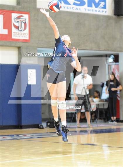 Thumbnail 1 in Tesoro vs. Mission Viejo (OC Varsity Classic) photogallery.