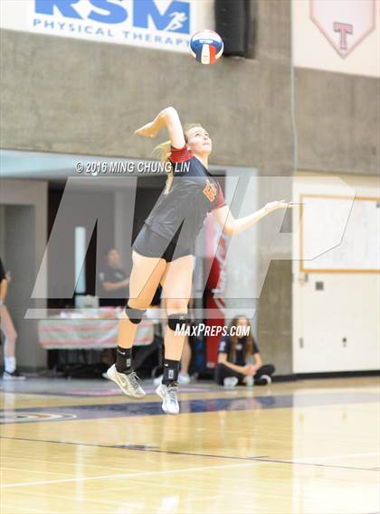 Thumbnail 2 in Tesoro vs. Mission Viejo (OC Varsity Classic) photogallery.