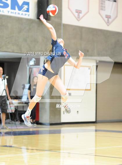 Thumbnail 1 in Tesoro vs. Mission Viejo (OC Varsity Classic) photogallery.