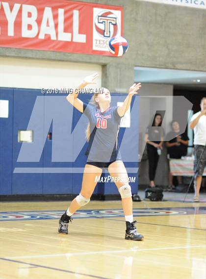 Thumbnail 3 in Tesoro vs. Mission Viejo (OC Varsity Classic) photogallery.