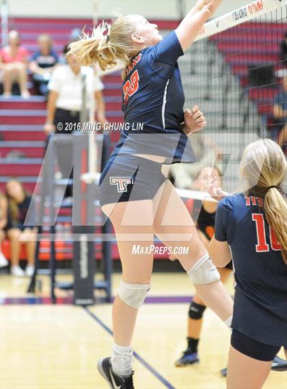 Thumbnail 2 in Tesoro vs. Mission Viejo (OC Varsity Classic) photogallery.
