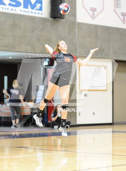 Thumbnail 1 in Tesoro vs. Mission Viejo (OC Varsity Classic) photogallery.