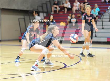 Thumbnail 2 in Tesoro vs. Mission Viejo (OC Varsity Classic) photogallery.
