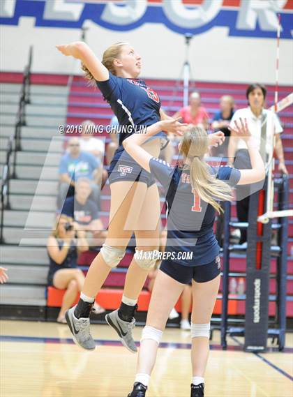 Thumbnail 3 in Tesoro vs. Mission Viejo (OC Varsity Classic) photogallery.