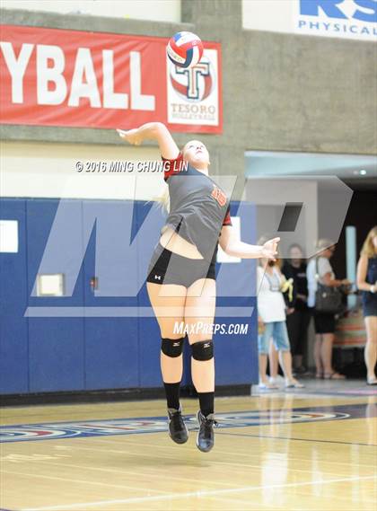 Thumbnail 3 in Tesoro vs. Mission Viejo (OC Varsity Classic) photogallery.