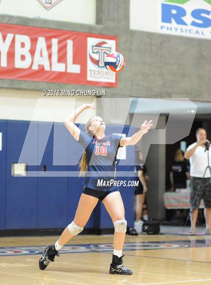 Thumbnail 2 in Tesoro vs. Mission Viejo (OC Varsity Classic) photogallery.